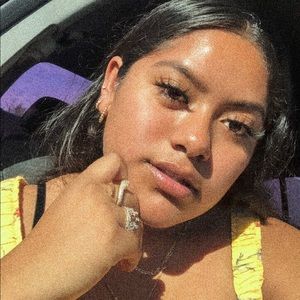 Meet your Posher, Naima